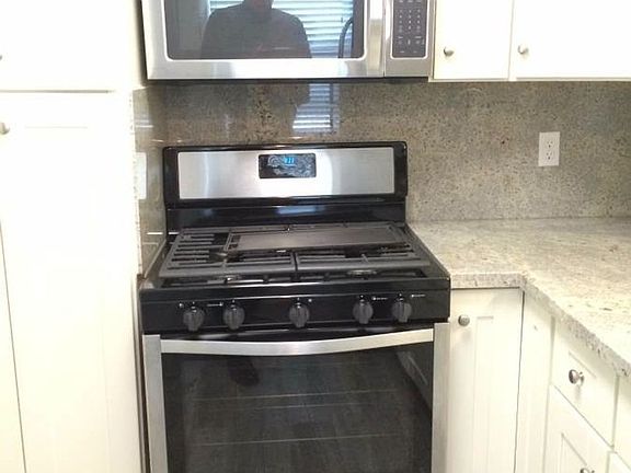 2nd image of 370 N Fair Oaks Ave APT 10