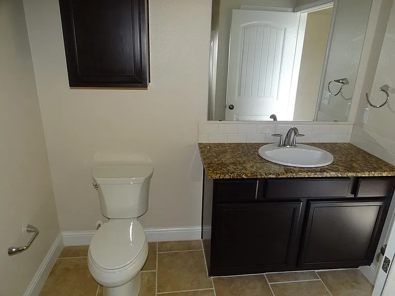 11107 Everett Ave — Photo 11
