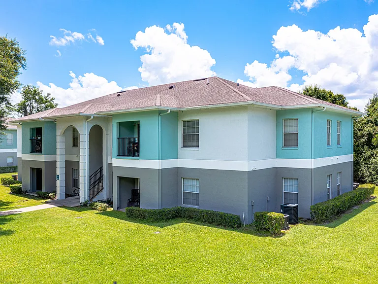 Waters Edge Apartments — Photo 6