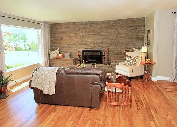 2nd image of 2551 E Gregson Ave
