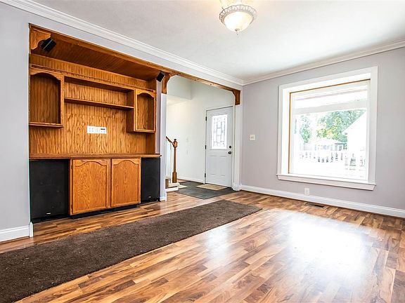 5th image of 809 W McClure Ave