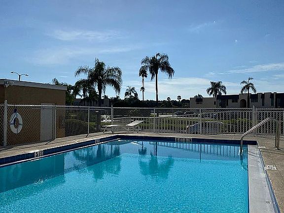 3rd image of 8039 Garden Dr