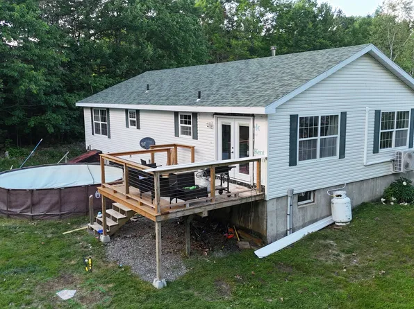 1058 Pleasant Street, Blue Hill, ME 04614