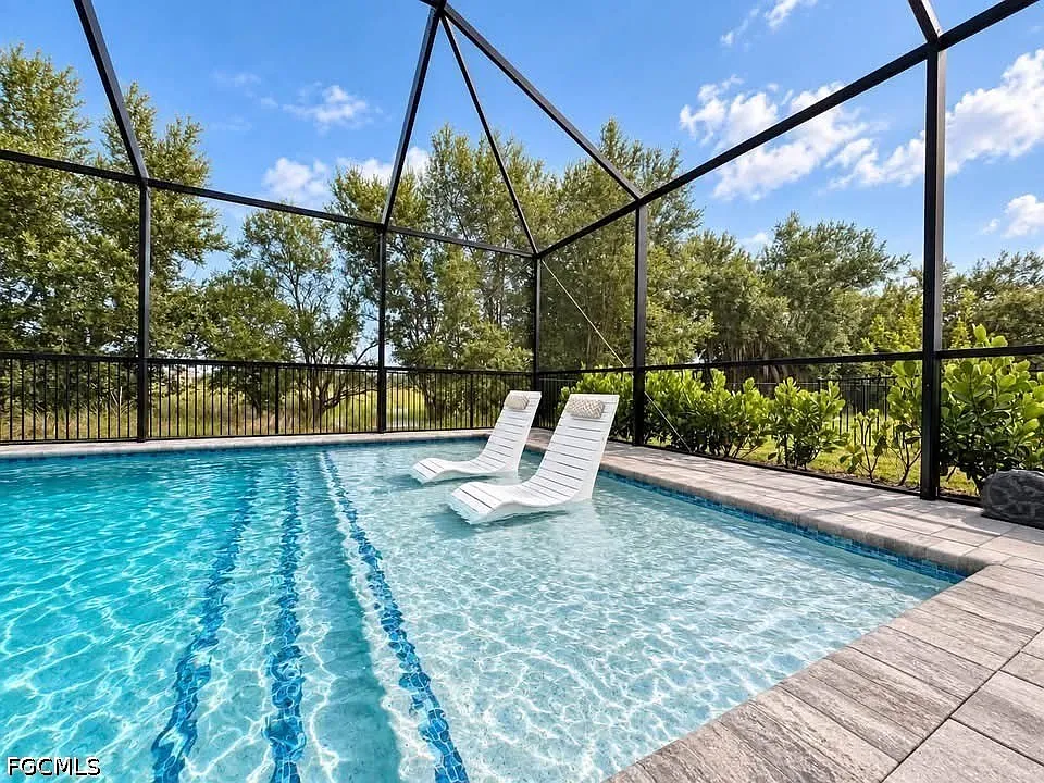 6 bed, 3.0 bath, 3464 sqft, $8,000 — Photo 4
