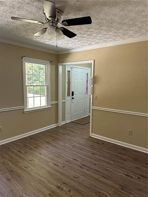 4 bed, 4.0 bath, 2160 sqft, $2,490 — Photo 3