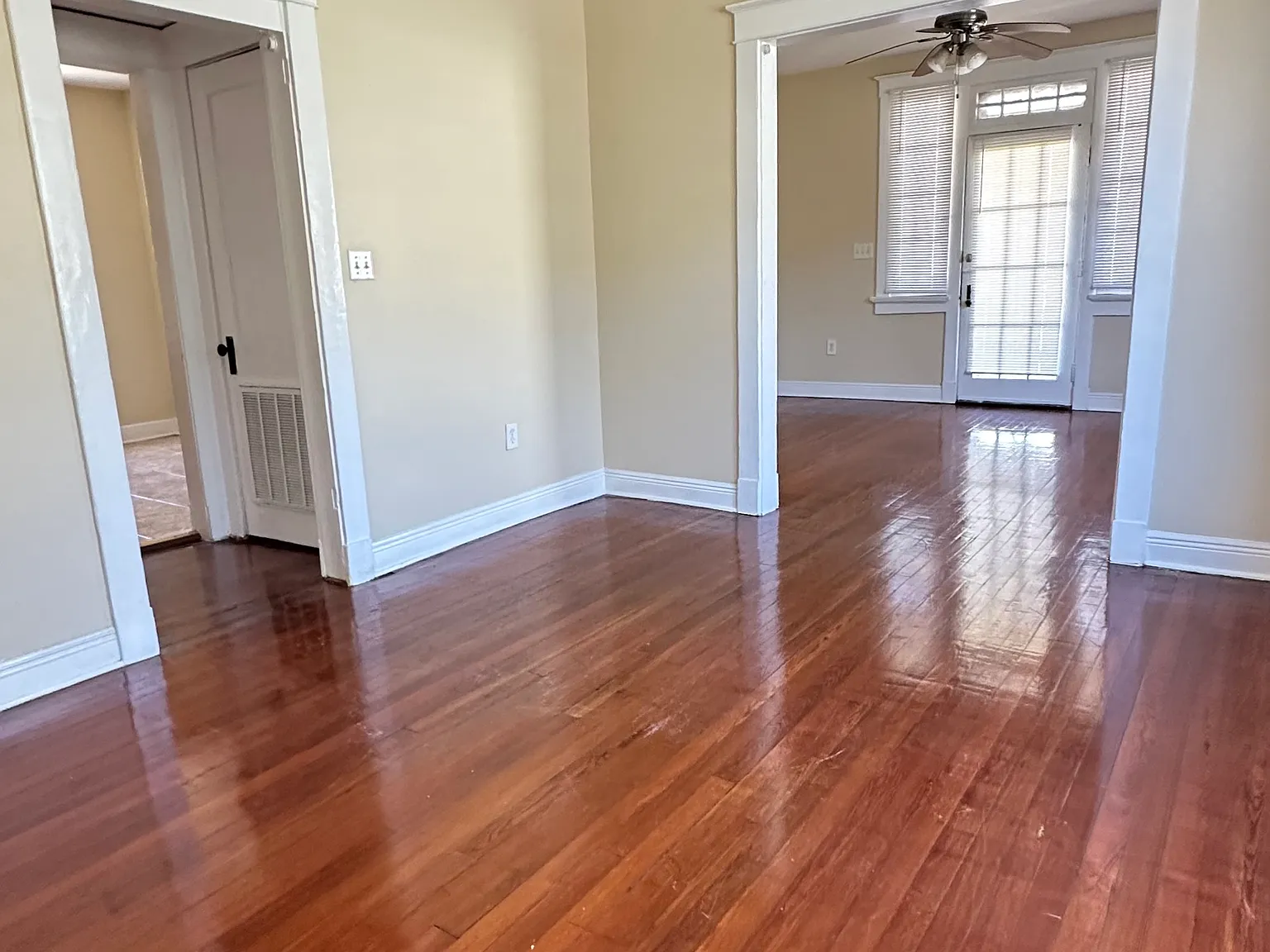 2 bed, 2868 sqft, $1,500 — Photo 1