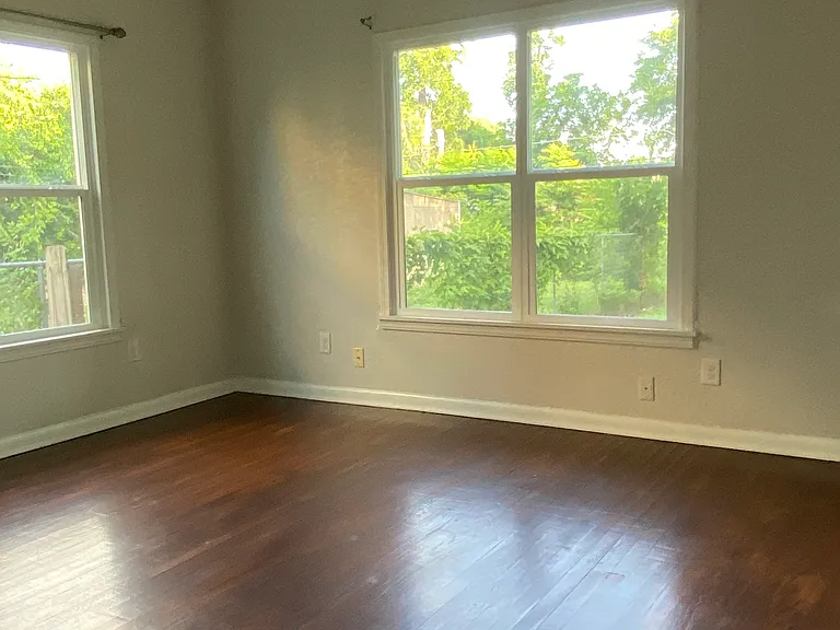 342 Donaldson Ave — Photo 6