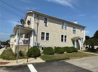 313 State St, Bristol, RI 02809