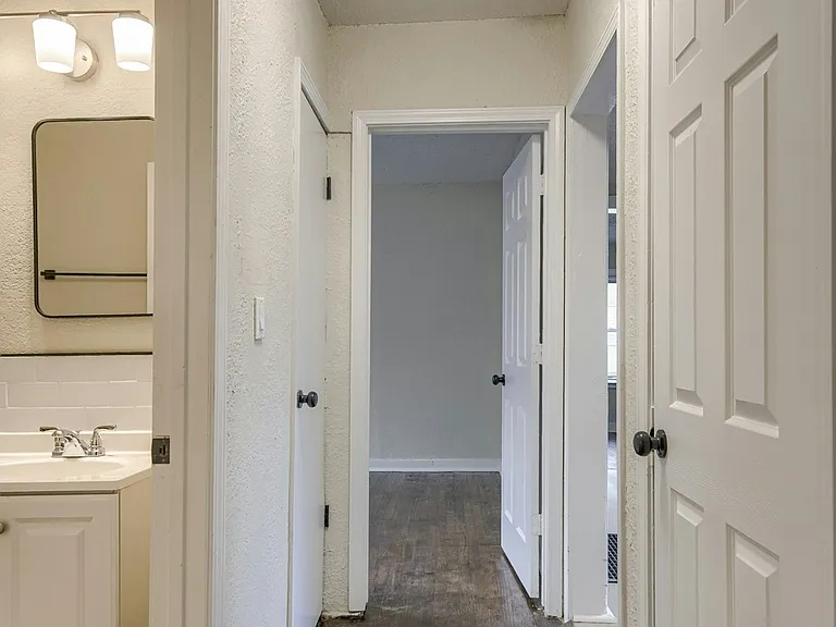6212 Walrond Ave — Photo 12