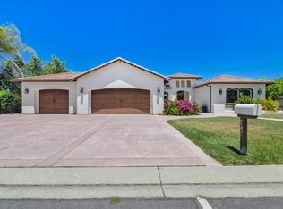 745 S Ridgemark Dr, Hollister, CA 95023