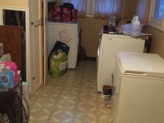 Mudroom/washroom 