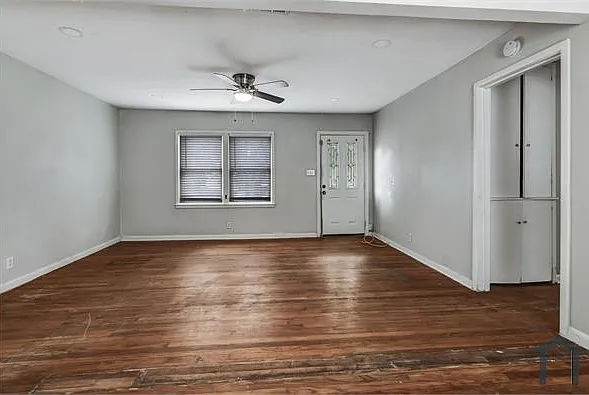3604 Sydney St — Photo 3