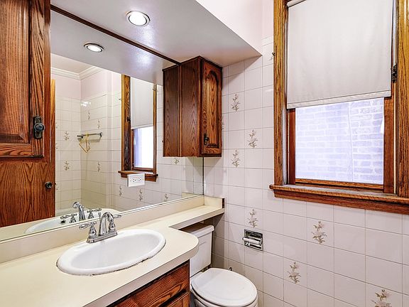 4th image of 1556 N La Salle Dr #2R