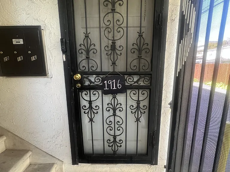 1916 17th St — Photo 2