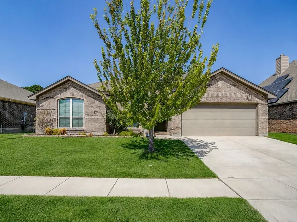 213 Marina Dr, Azle, TX 76020