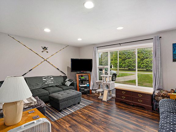 5th image of 2883-2885 Princeton Dr