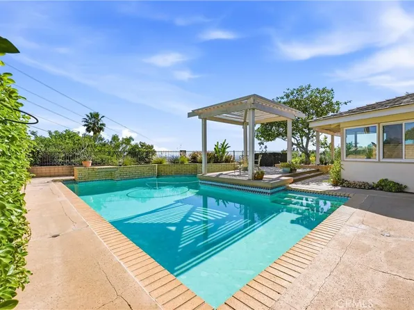 2910 E Shady Forest Ln, Orange, CA 92867