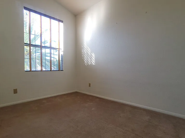 2632 Ironside Dr — Photo 18