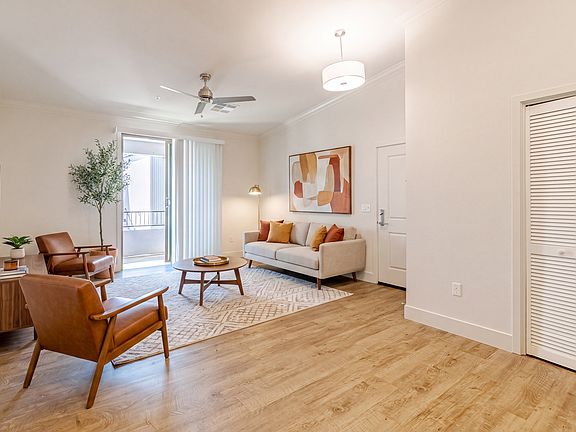 4th image of 1360 Lakeside Ave #257