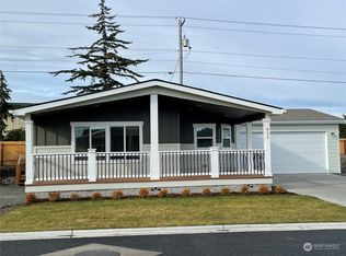 911 N Iris Ave, Sequim, WA 98382