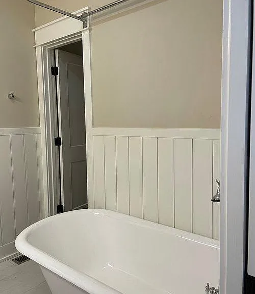 222 S Rogers St — Photo 9