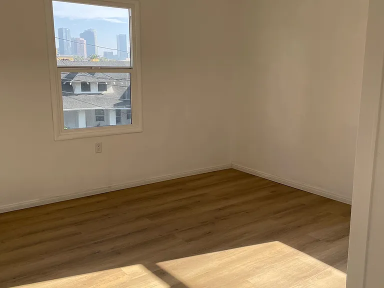 2300 W Ocean View Ave #3 — Photo 2