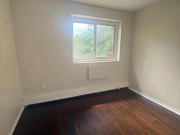 3rd image of 328-329 Roseville Ave #C3c