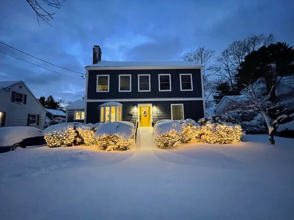 181 Christina St #181, Newton Highlands, MA 02461