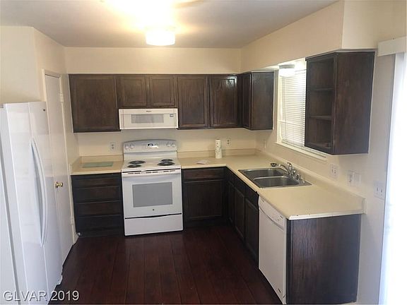 5th image of 594 Grimsby Ave #0