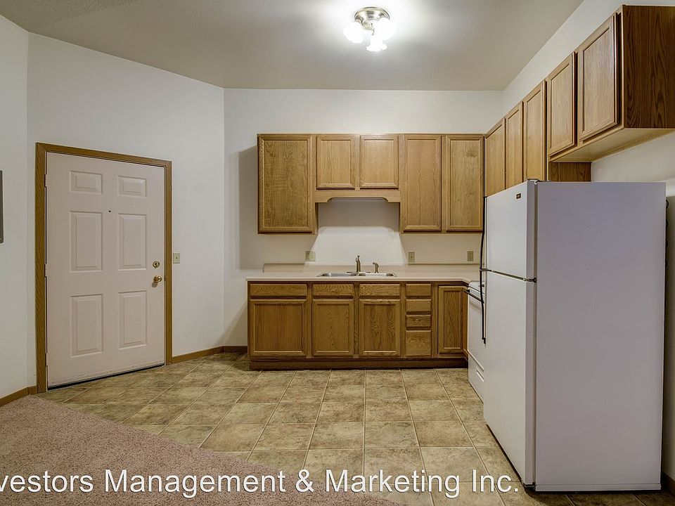 2nd image of 107 Main St S APT 301