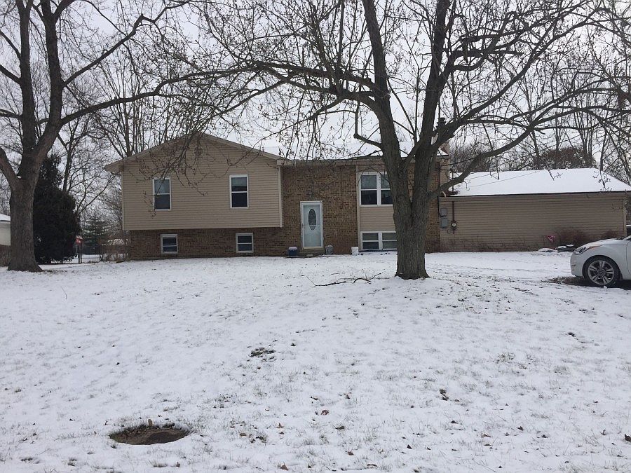 1st image of 8904 Yorkshire Dr