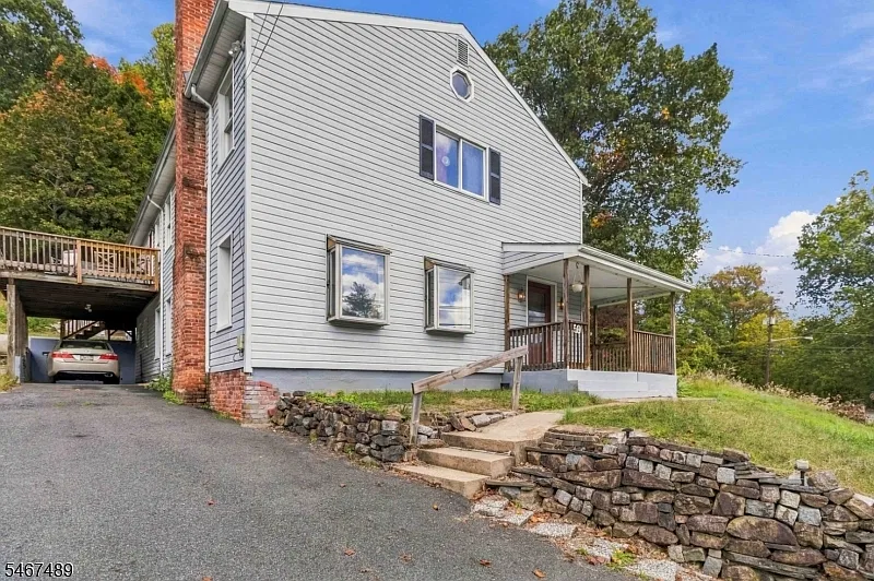 59 Mendham Ave