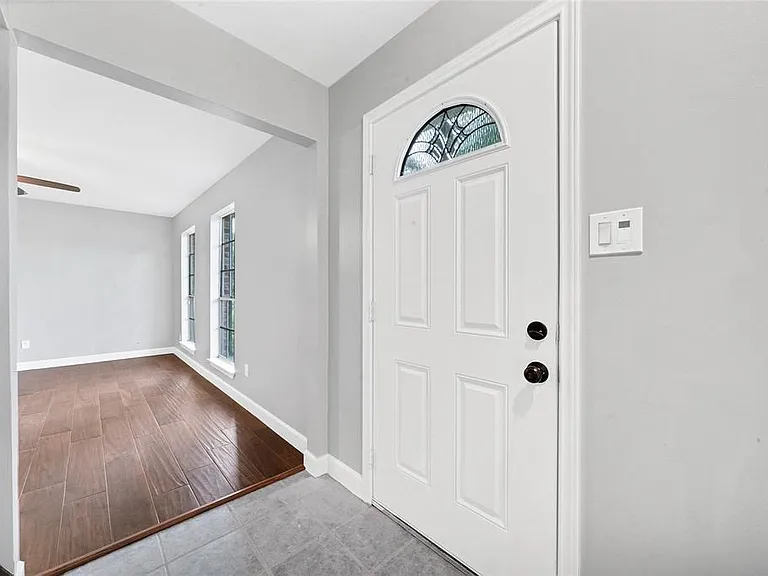 18035 Rolling Creek Dr — Photo 3