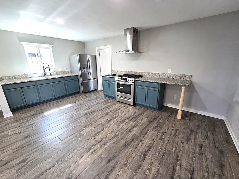 1800 W School Ave — Photo 3