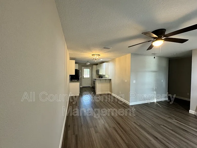 217 SW Tigerview Gln #2 — Photo 3