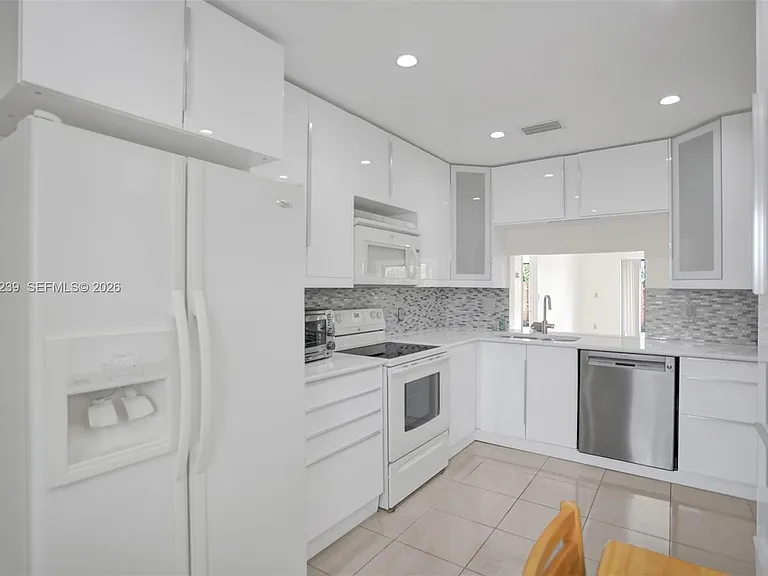 11529 SW 133rd Ter — Photo 4