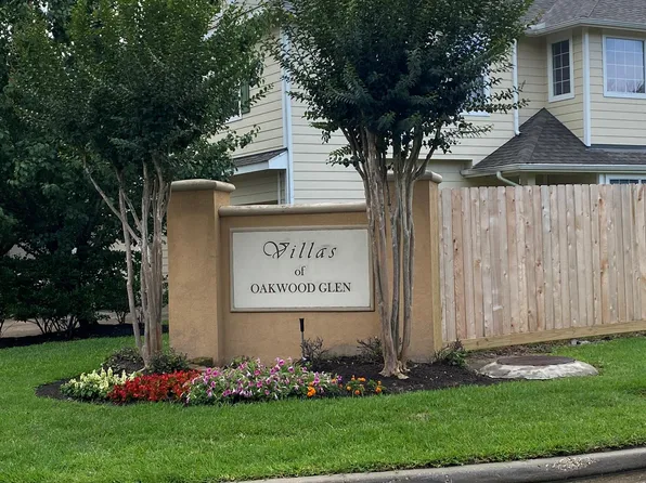 17234 Oakwood Chase Dr, Spring, TX 77379