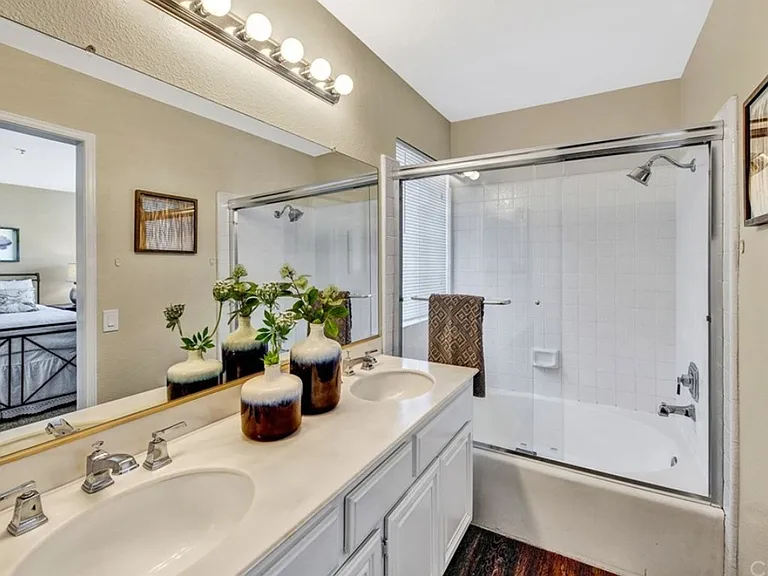 5847 E Rocking Horse Way — Photo 4