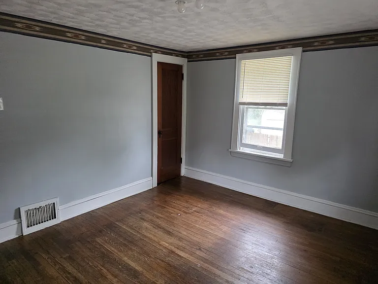 727 East Ave — Photo 14