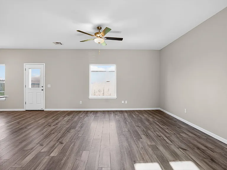 1712 Amaranth Ln — Photo 11