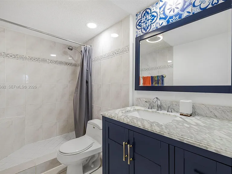 18001 N Bay Rd #505 — Photo 14