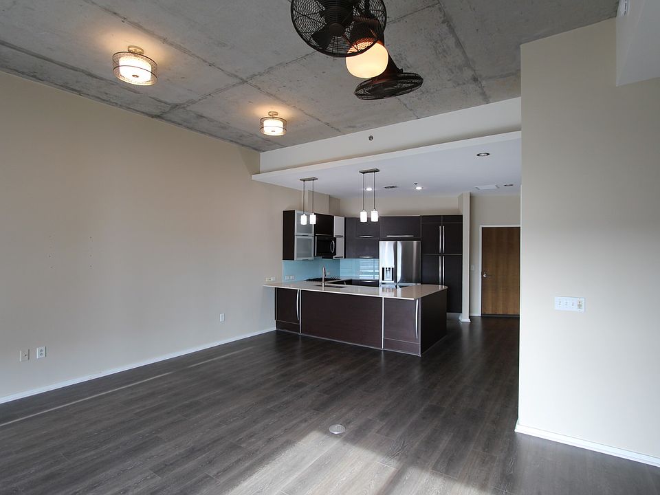 1st image of 700 12th Ave S Unit 807