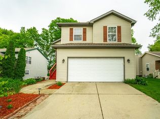 504 Shamrock Ln, Valparaiso, IN 46385