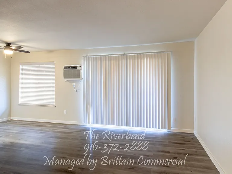 Riverbend Apartments — Photo 32