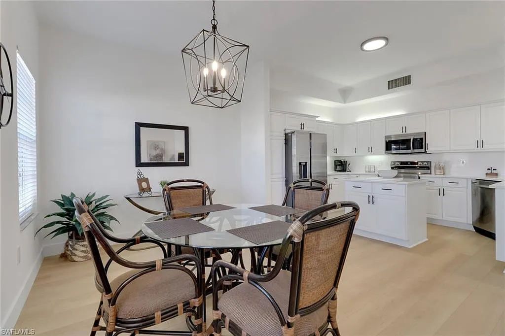 2 bed, 2.0 bath, 1518 sqft, $11,000 — Photo 4