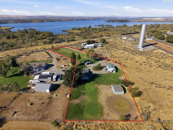 165 Hanson Loop, Burbank, WA 99323