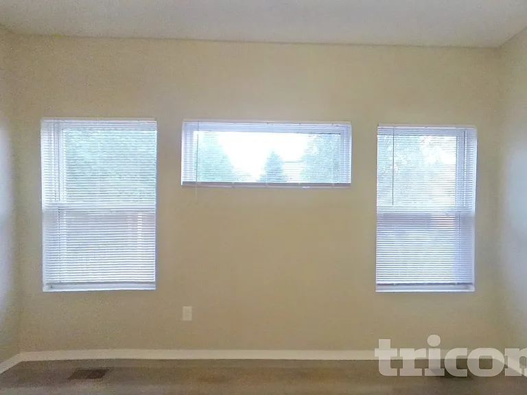 8195 Radcliff Dr — Photo 6