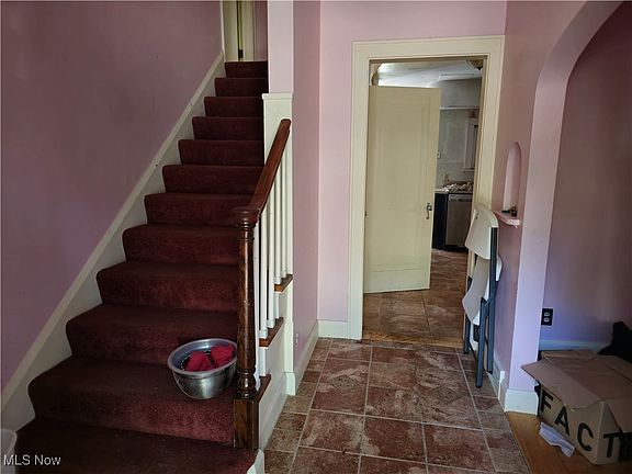 2nd image of 239 Wychwood Ln