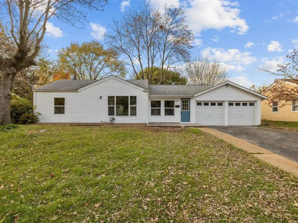 4317 Saint Agnes Ln, Saint Ann, MO 63074
