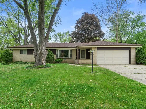 3210 S Ventura DRIVE, New Berlin, WI 53151